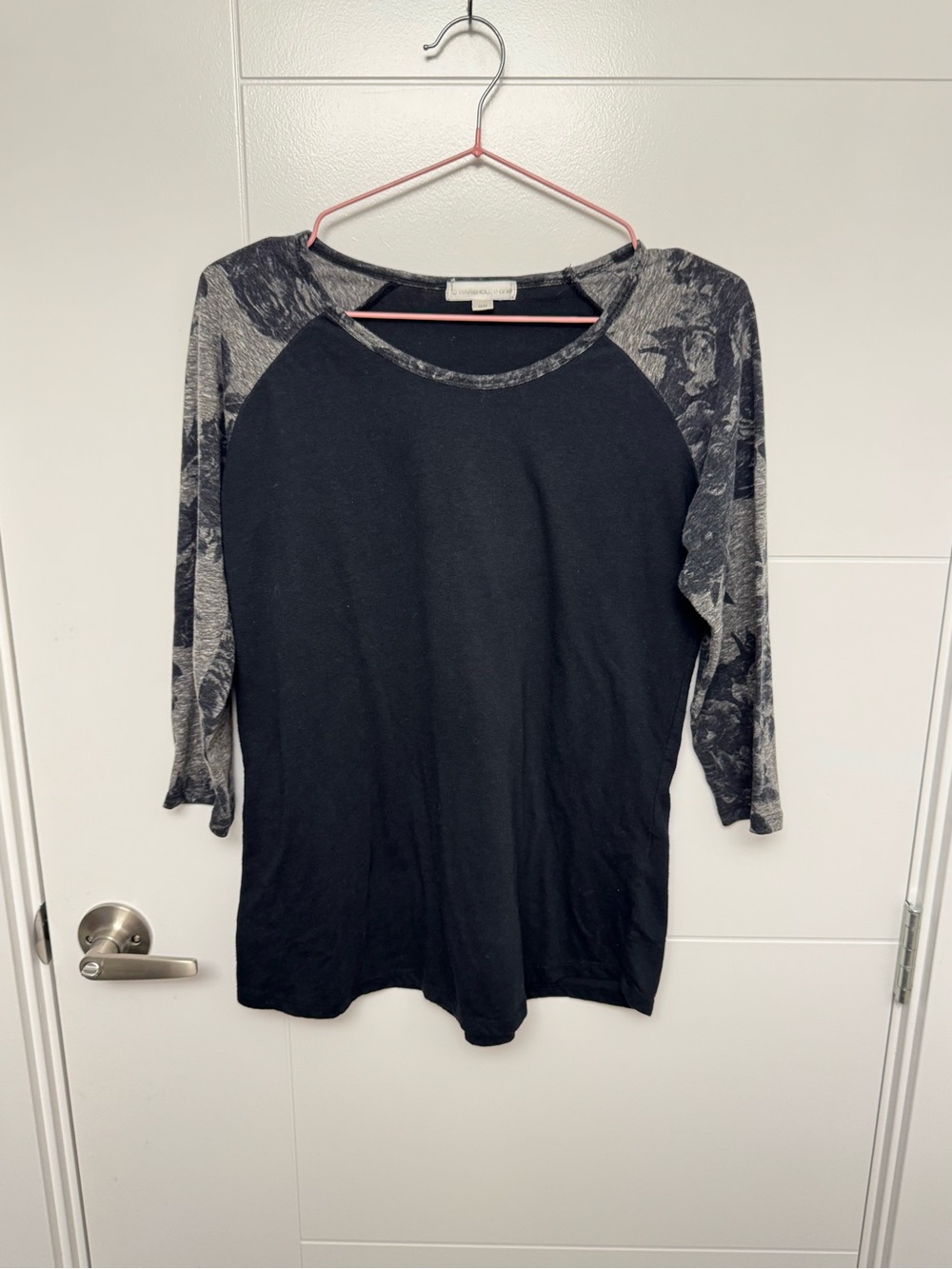 🌟4 for $25🌟Warehouse One | Black Raglan Sleeve Top Gray Floral 3/4 Sleeves